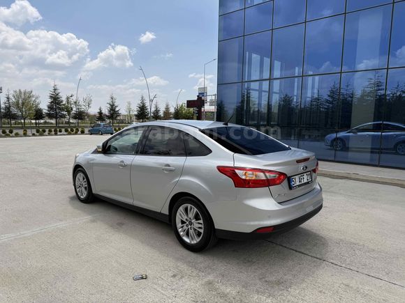 TR DE TEK HATASIZ 52 BİNDE FORD FOCUS