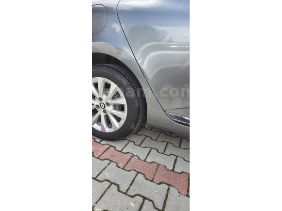 Sahibinden Renault Clio 1.0 TCe Touch 2022 Model Isparta