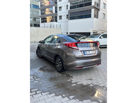 Sahibinden Honda Civic 1.6i DTEC Comfort 2013 Model