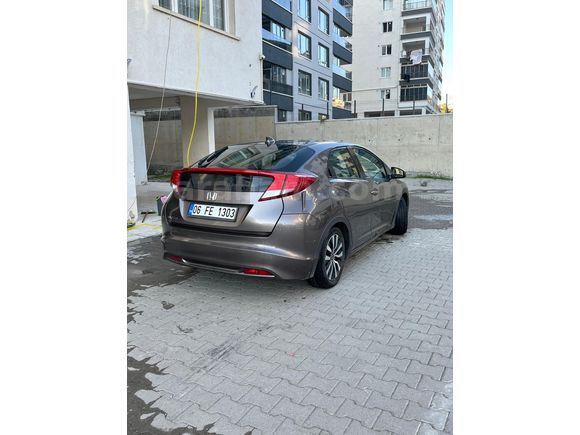 Sahibinden Honda Civic 1.6i DTEC Comfort 2013 Model