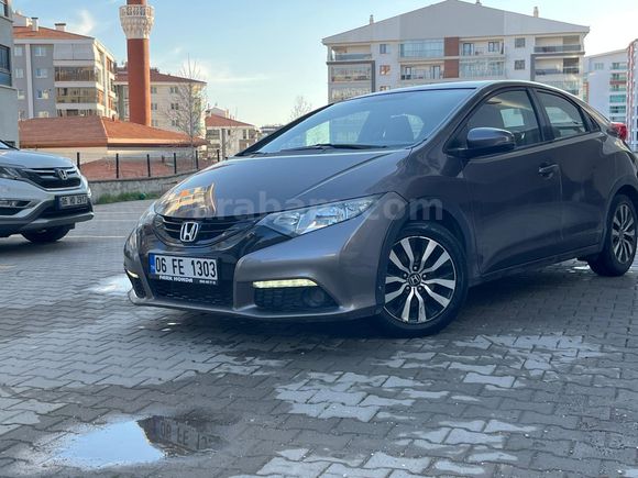 Sahibinden Honda Civic 1.6i DTEC Comfort 2013 Model