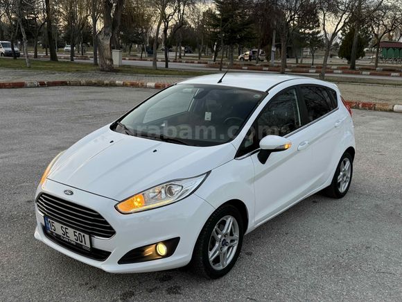 Sahibinden Ford Fiesta 1.5 TDCi Titanium 2013 Model  300.000 km Beyaz