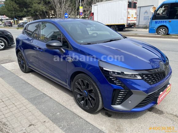 Galeriden Renault Clio 1.0 TCe Techno Esprit Alpine 2025 Model İstanbul 28.471 km Lacivert