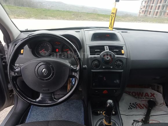 Sahibinden Renault Megane 1.4 Authentique 2005 Model