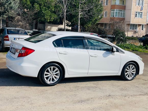 Sahibinden Honda Civic 1.6i VTEC Dream 2012 Model