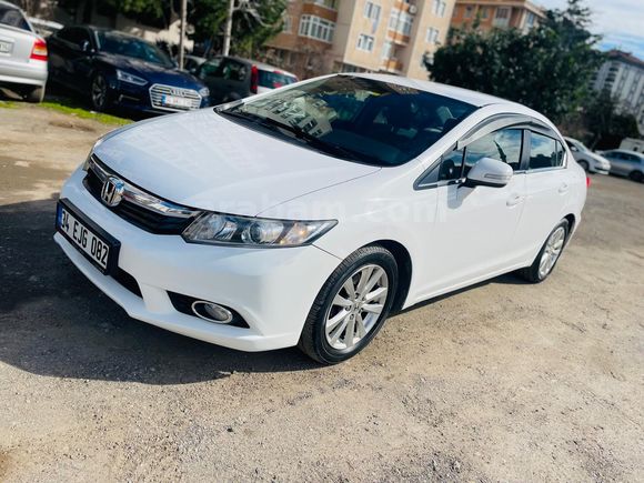 Sahibinden Honda Civic 1.6i VTEC Dream 2012 Model