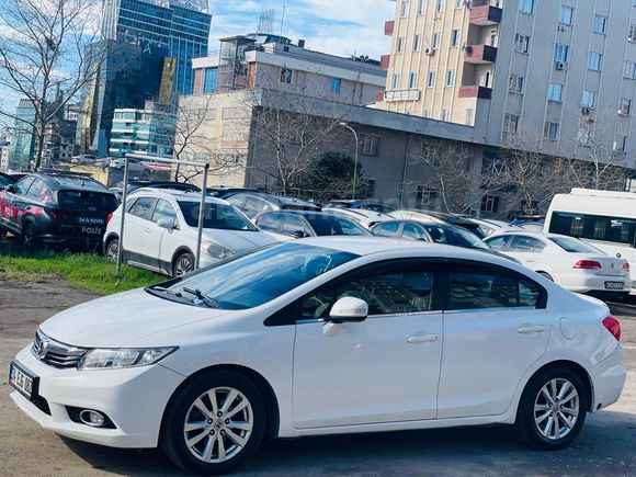 Sahibinden Honda Civic 1.6i VTEC Dream 2012 Model