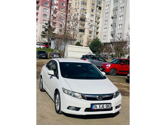 Sahibinden Honda Civic 1.6i VTEC Dream 2012 Model