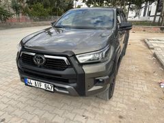 Toyota Hilux 2.4 D-4D 4x4 Invincible 2023 