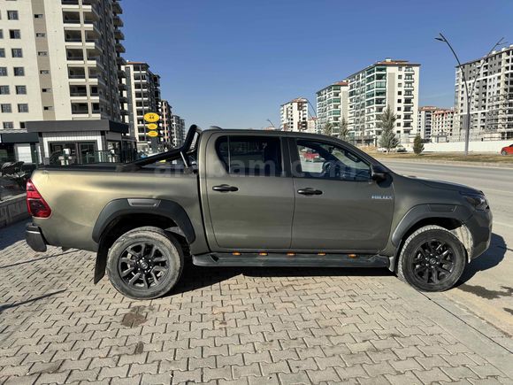 Toyota Hilux 2.4 D-4D 4x4 Invincible 2023 Model 