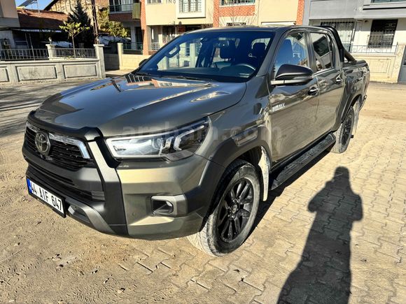 TR NİN EN UYGUNU Toyota Hilux 2.4 D-4D 4x4 Invincible 2023 Model 