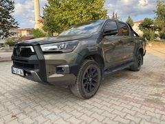 Toyota Hilux 2.4 D-4D 4x4 Invincible 2023 