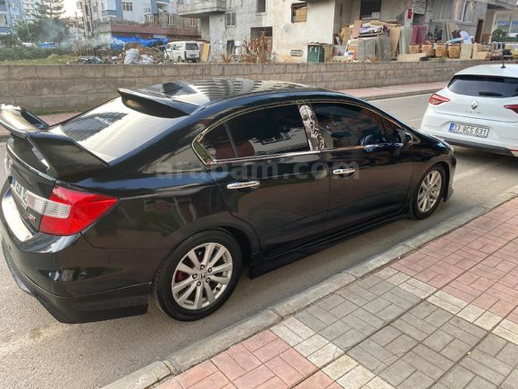 Sahibinden Honda Civic 1.6i VTEC Eco Elegance 2013 Model