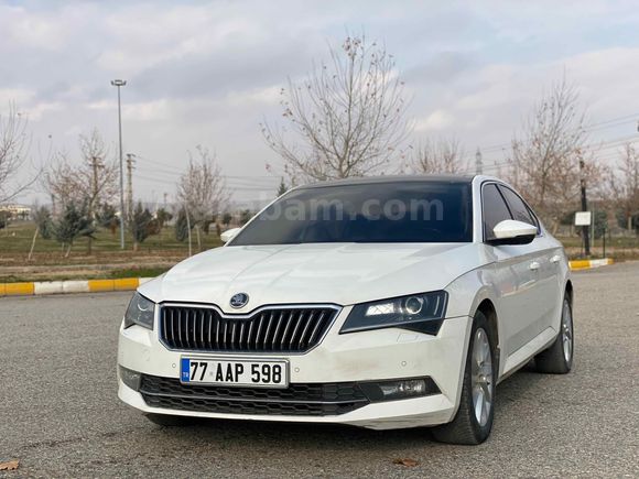 Sahibinden Skoda SuperB 1.6 TDI Prestige 2016 Model  190.000 km Beyaz