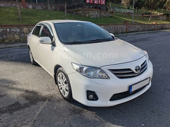 SAHİBİNDEN 130.000 KM TAM OTOMATİK TOYOTA COROLLA 1.6 COMFORT EXTRA 2012 MODEL