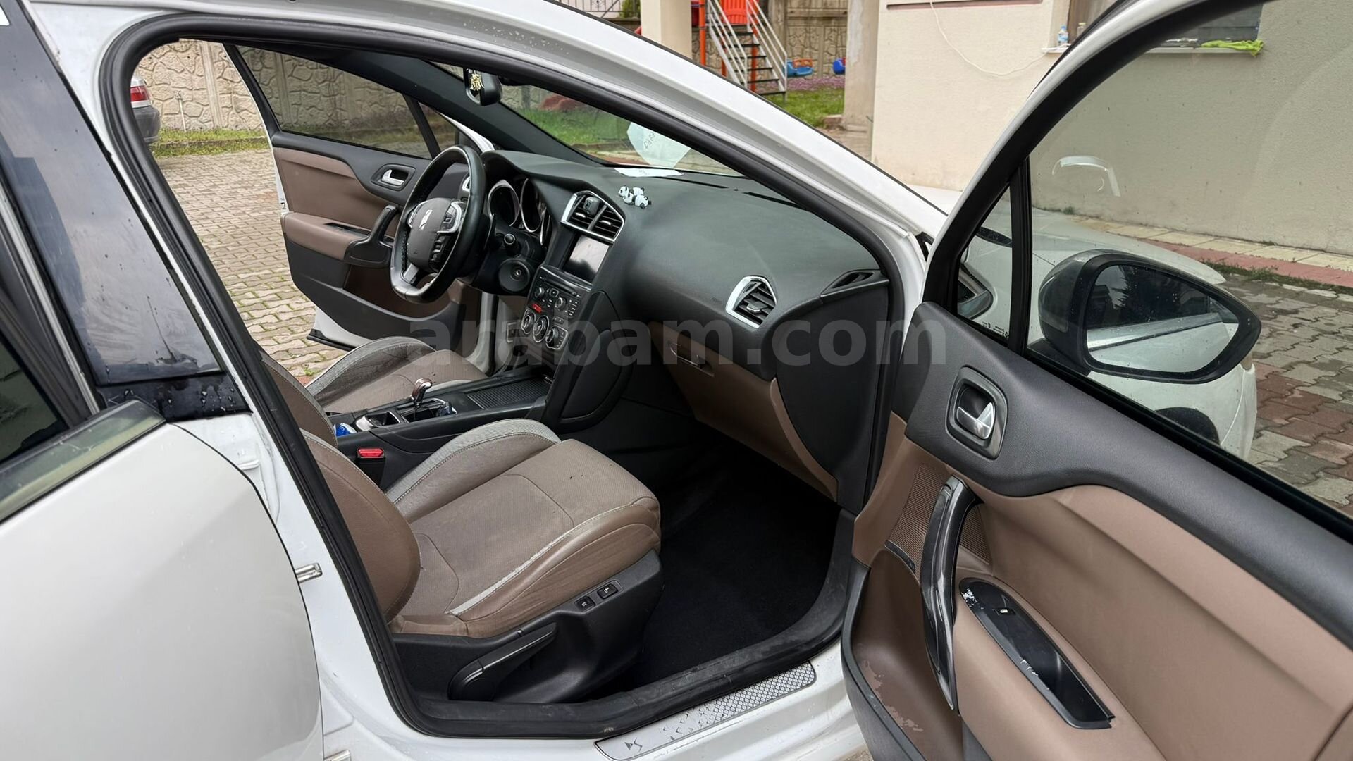 Sahibinden DS Automobiles DS4 1.6 e-HDi D-Sport 2012 Model Ankara 360.000 km Beyaz 6