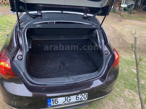 EMEKLİ MEMURDAN DÜŞÜK KM AİLE ARACI