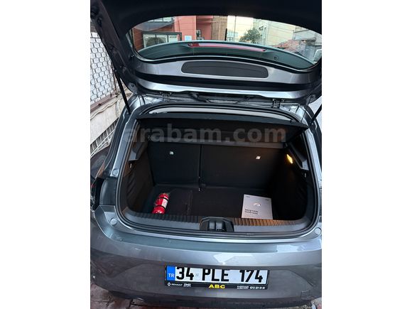 ŞUBAT 2026 ÇIKIŞLI SIFIR AYARINDA DOLU DONANIMLI RENAULT CLIO