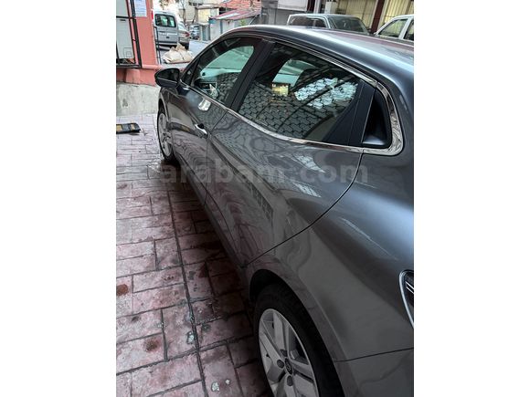ŞUBAT 2026 ÇIKIŞLI SIFIR AYARINDA DOLU DONANIMLI RENAULT CLIO