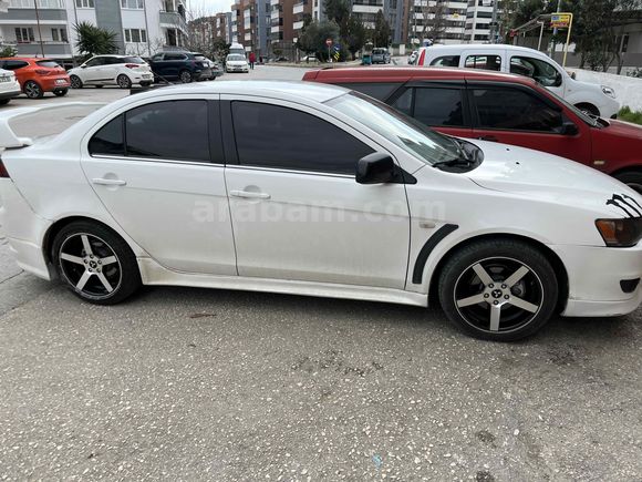 Sahibinden Mitsubishi Lancer 1.6 Invite 2011 Model  191.100 km Beyaz