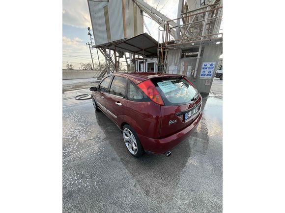 Sahibinden Ford Focus 1.6 Ambiente 2001 Model  284.000 km Bordo