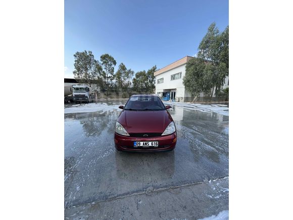 Sahibinden Ford Focus 1.6 Ambiente 2001 Model  284.000 km Bordo