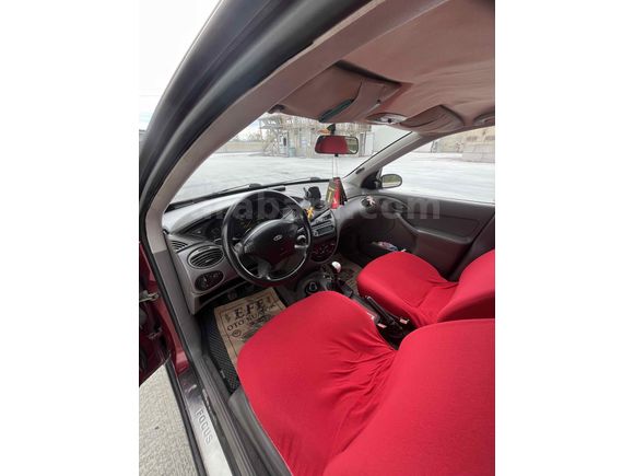 Sahibinden Ford Focus 1.6 Ambiente 2001 Model  284.000 km Bordo