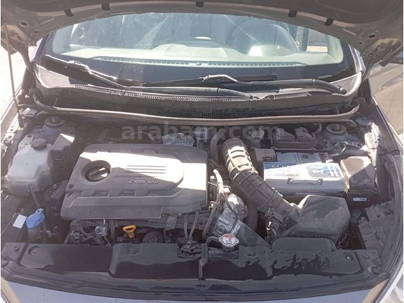 Sahibinden Hyundai Accent Blue 1.6 CRDI Mode Plus 2017 Model İstanbul 268.000 km Füme