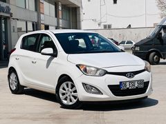 2013 MODEL HYUNDAİ İ20 1,4 CVVT SENSE OTOMATİK VİTES