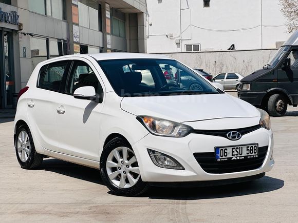 2013 MODEL HYUNDAİ İ20 1,4 CVVT SENSE OTOMATİK VİTES