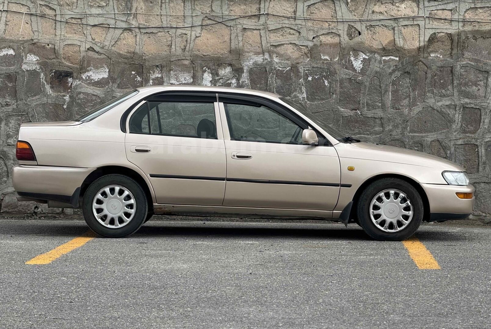 Galeriden Toyota Corolla 1.6 XEi 1996 Model Niğde 370.000 km Şampanya 7
