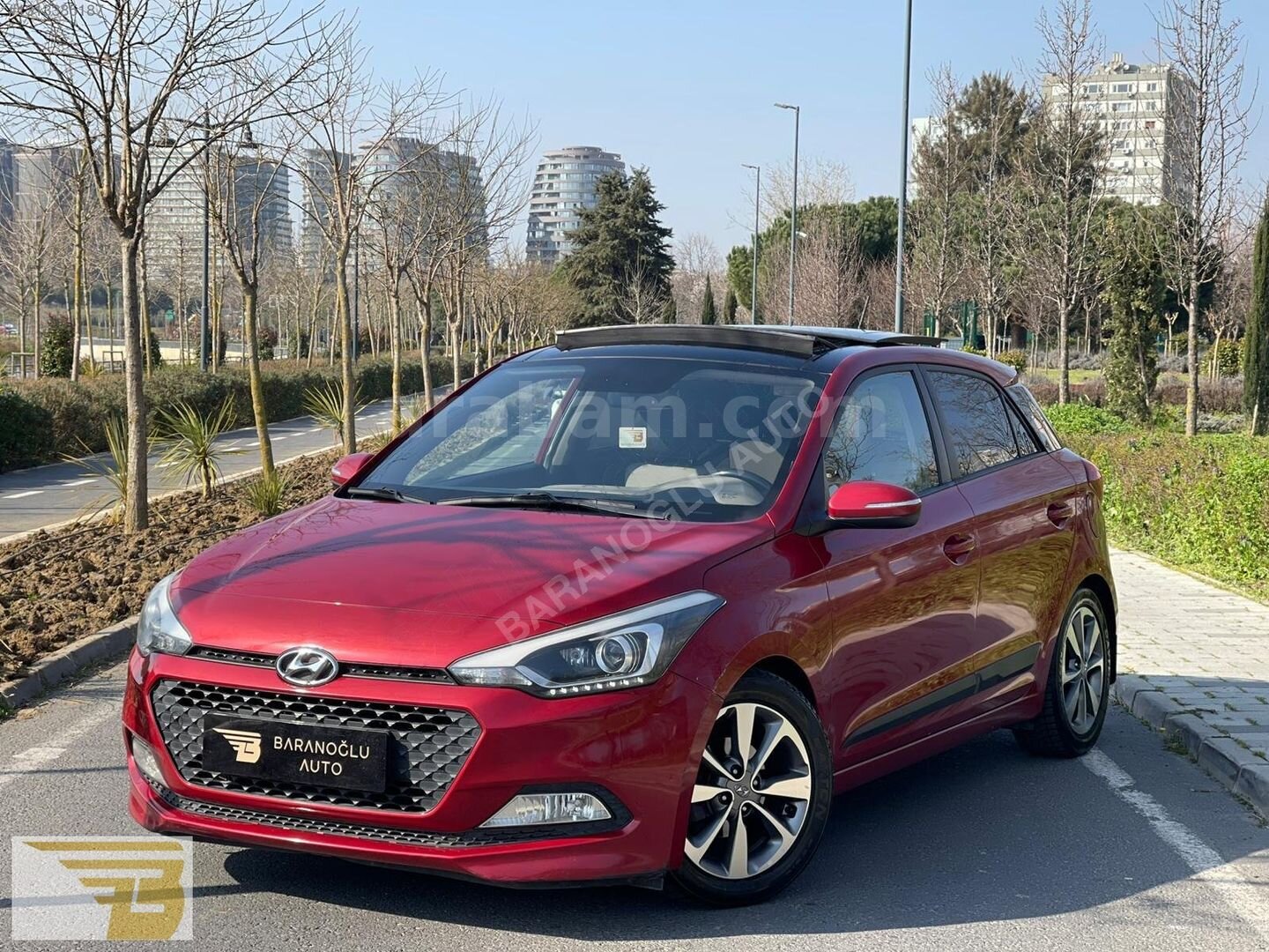 Galeriden Hyundai i20 1.4 MPI Elite Smart 2017 Model İstanbul 178.000 km Kırmızı 3