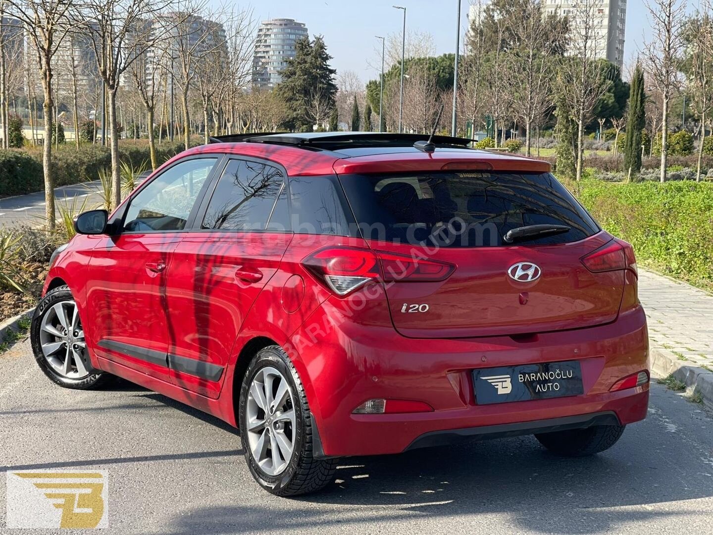 Galeriden Hyundai i20 1.4 MPI Elite Smart 2017 Model İstanbul 178.000 km Kırmızı 4