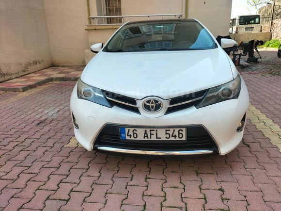 Sahibinden Toyota Auris 1.6 Advance Skypack 2015 Model