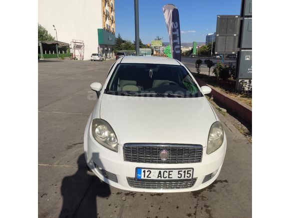 Sahibinden Fiat Linea 1.3 Multijet Emotion Plus 2012 Model  240.000 km Beyaz