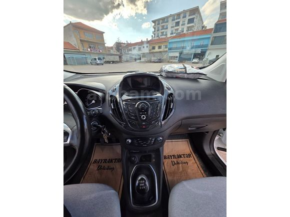 Sahibinden Ford Tourneo Courier 1.6 TDCi Titanium Plus 2016 Model