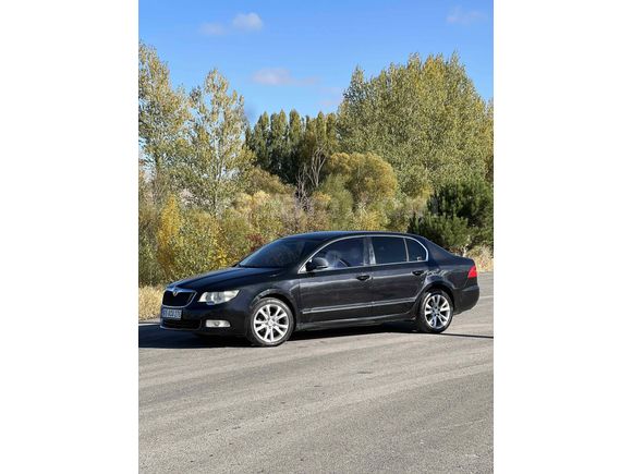 Sahibinden Skoda SuperB 1.6 TDI Elegance 2012 Model  283.000 km Siyah
