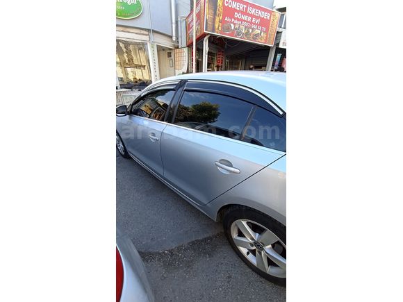 Sahibinden Volkswagen Jetta 1.6 TDi Comfortline 2012 Model  306.000 km Gri (Gümüş)
