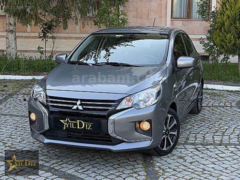 Galeriden Mitsubishi Space Star 1.2 Intense 2021 Model Kütahya 30.000 km Gri