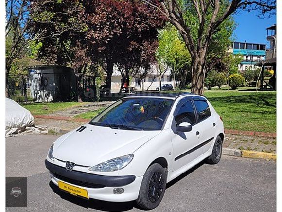 Galeriden Peugeot 206 1.4 XT 2003 Model İstanbul 251.000 km Beyaz