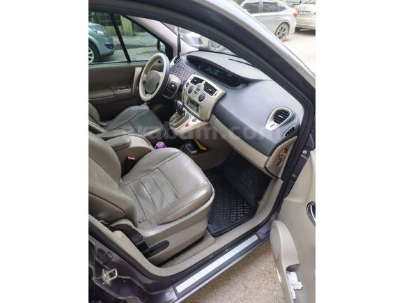 Sahibinden Renault Scenic 1.6 Dynamique 2006 Model