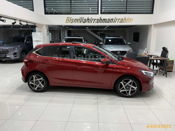 SÜMER | 2025 HYUNDAİ İ20 1.0 T-GDI Elite Navigs+SUNROOF *BOYASIZ