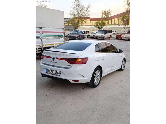 SADECE BİR DEĞİŞENLİ MEGANE 4