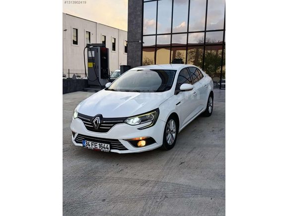 SADECE BİR DEĞİŞENLİ MEGANE 4