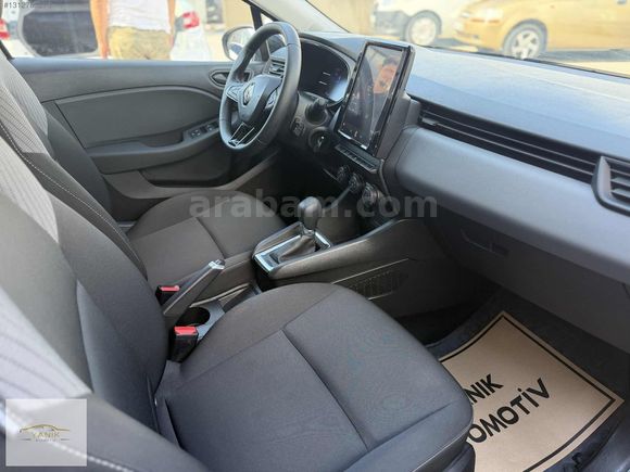 2023 MODEL RENAULT CLİO 1.0 Tce EQUILIBRE HATASIZ 29.000 KM %20