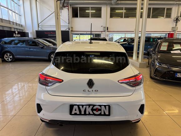 2024 RENAULT CLIO 1.0 TCe Evolution