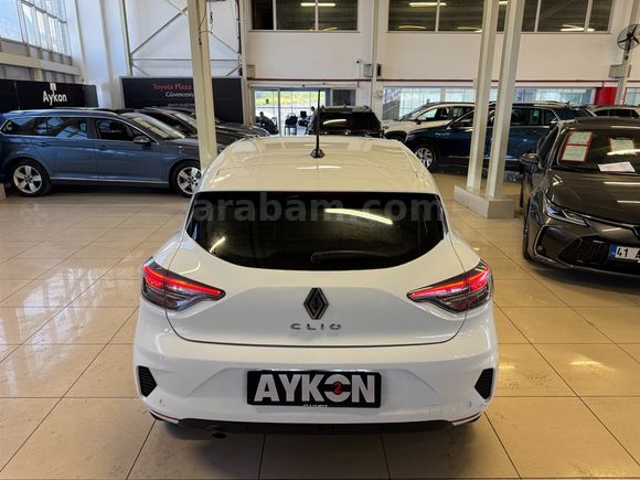 2024 RENAULT CLIO 1.0 TCe Evolution