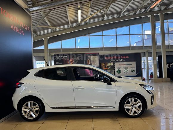 2024 RENAULT CLIO 1.0 TCe Evolution
