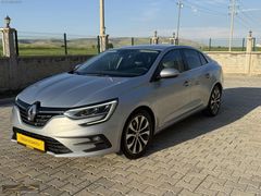 2023 MODEL1.3 tce İCON BOYASIZ 67 BİN KM