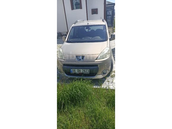 Sahibinden Peugeot Partner 1.6 HDI Adventure 2011 Model Ankara 202.000 km Altın